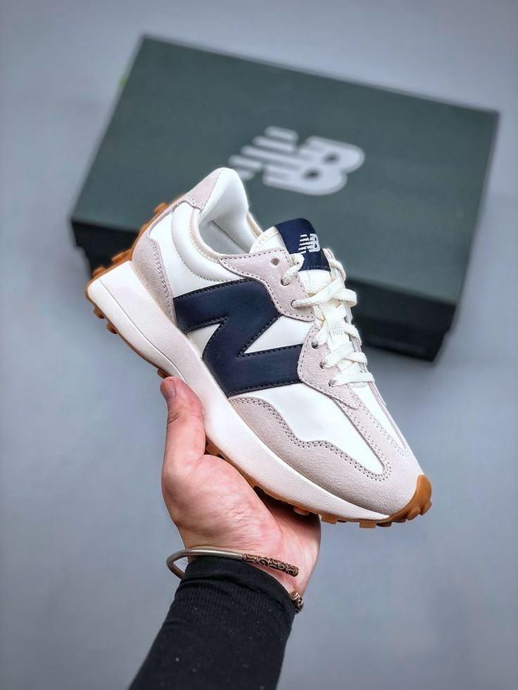 NB 327 "BLACK BLUE"