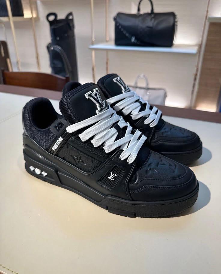 TRAINER "Black"