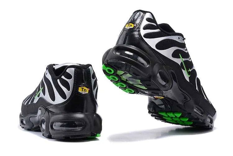 AIR MAX PLUS TN ‘METALLIC STRIKE’
