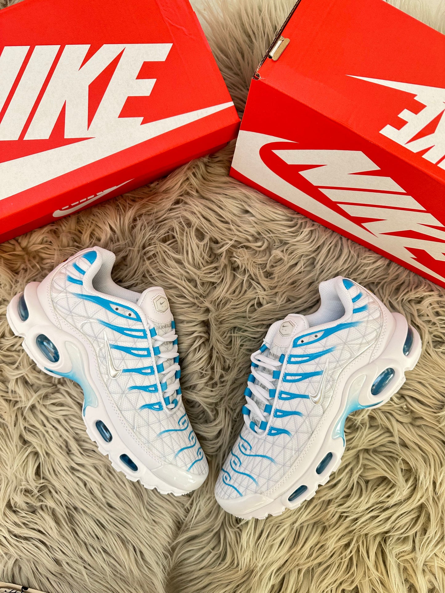TN "White Blue"
