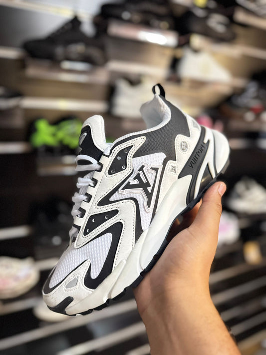 LV "Black White"