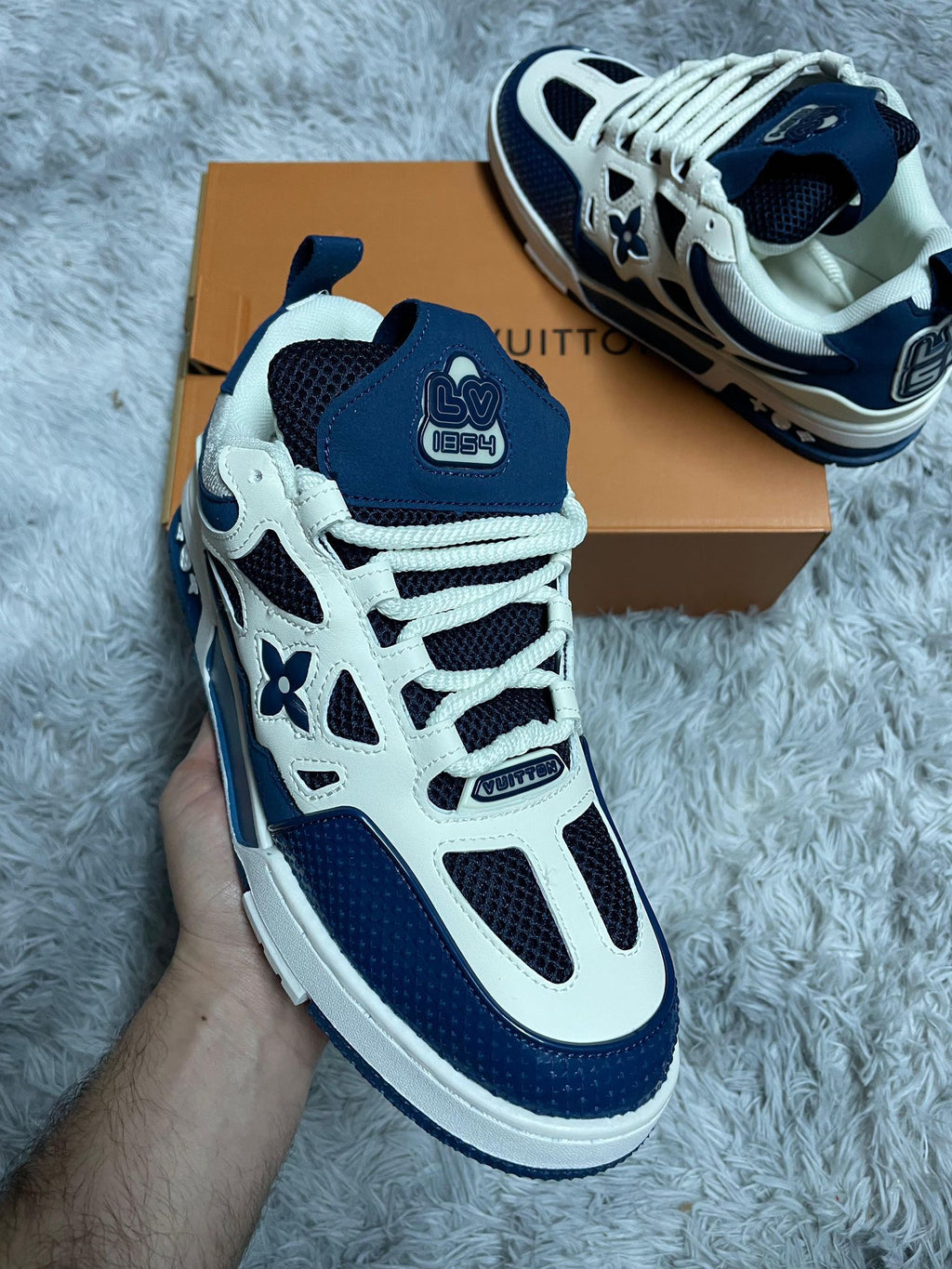 LV SKATE "White Blue"