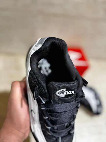 AM 95 "Black White"