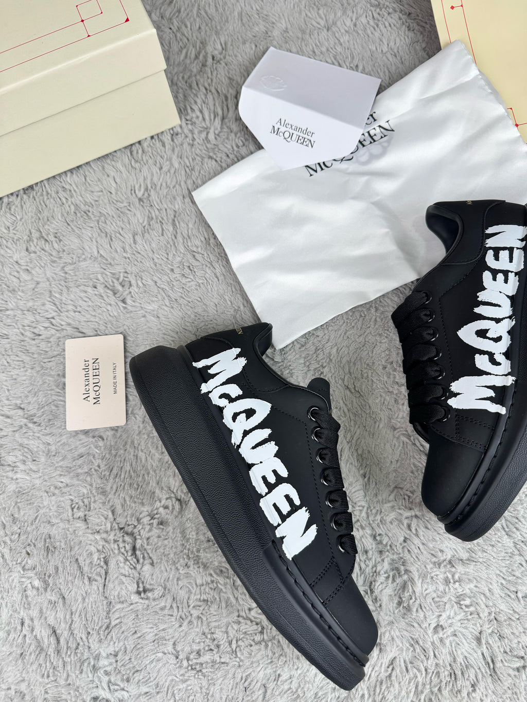 MC QN "GRAFITI" Black