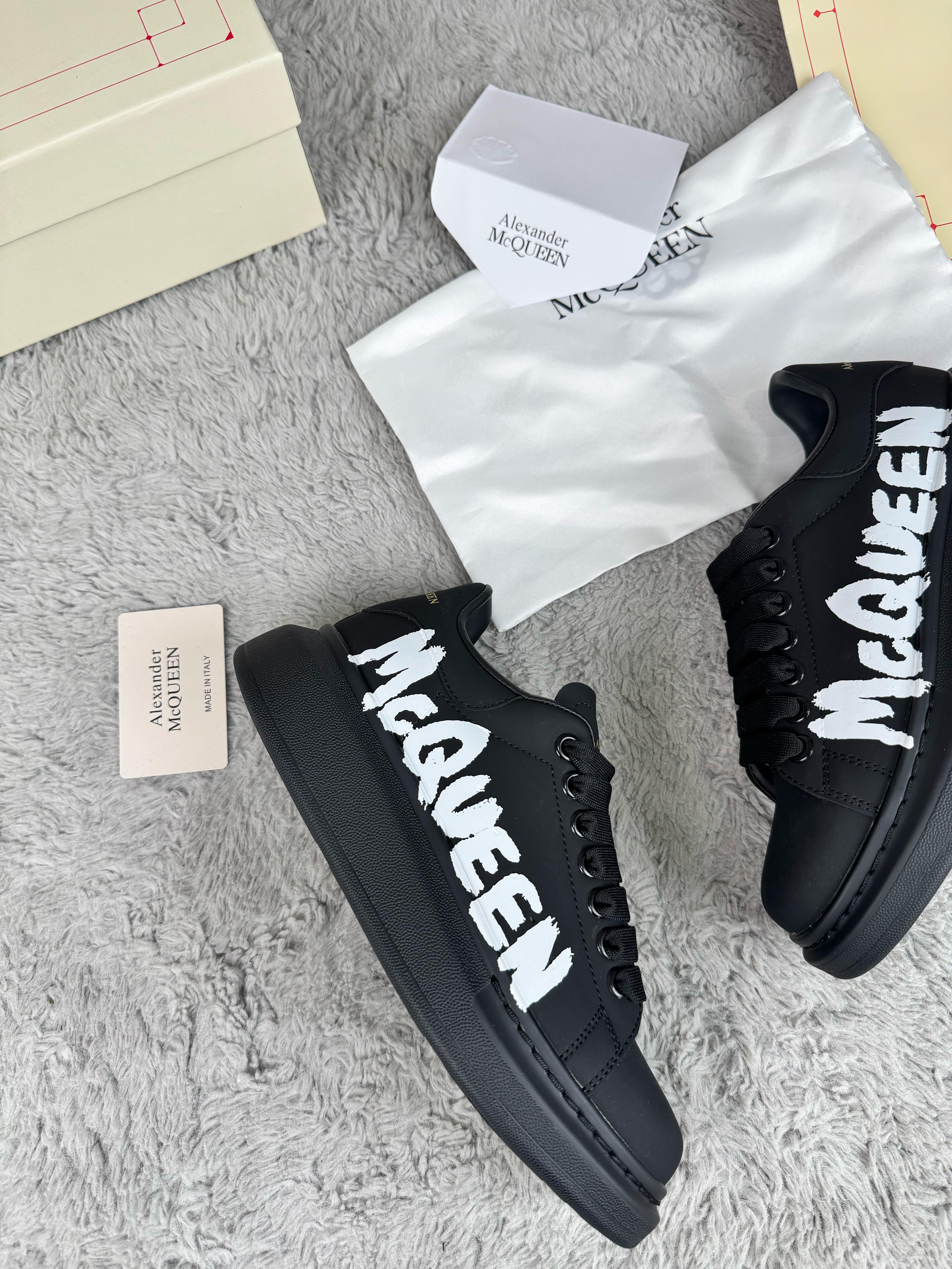 MC QN "GRAFITI" Black