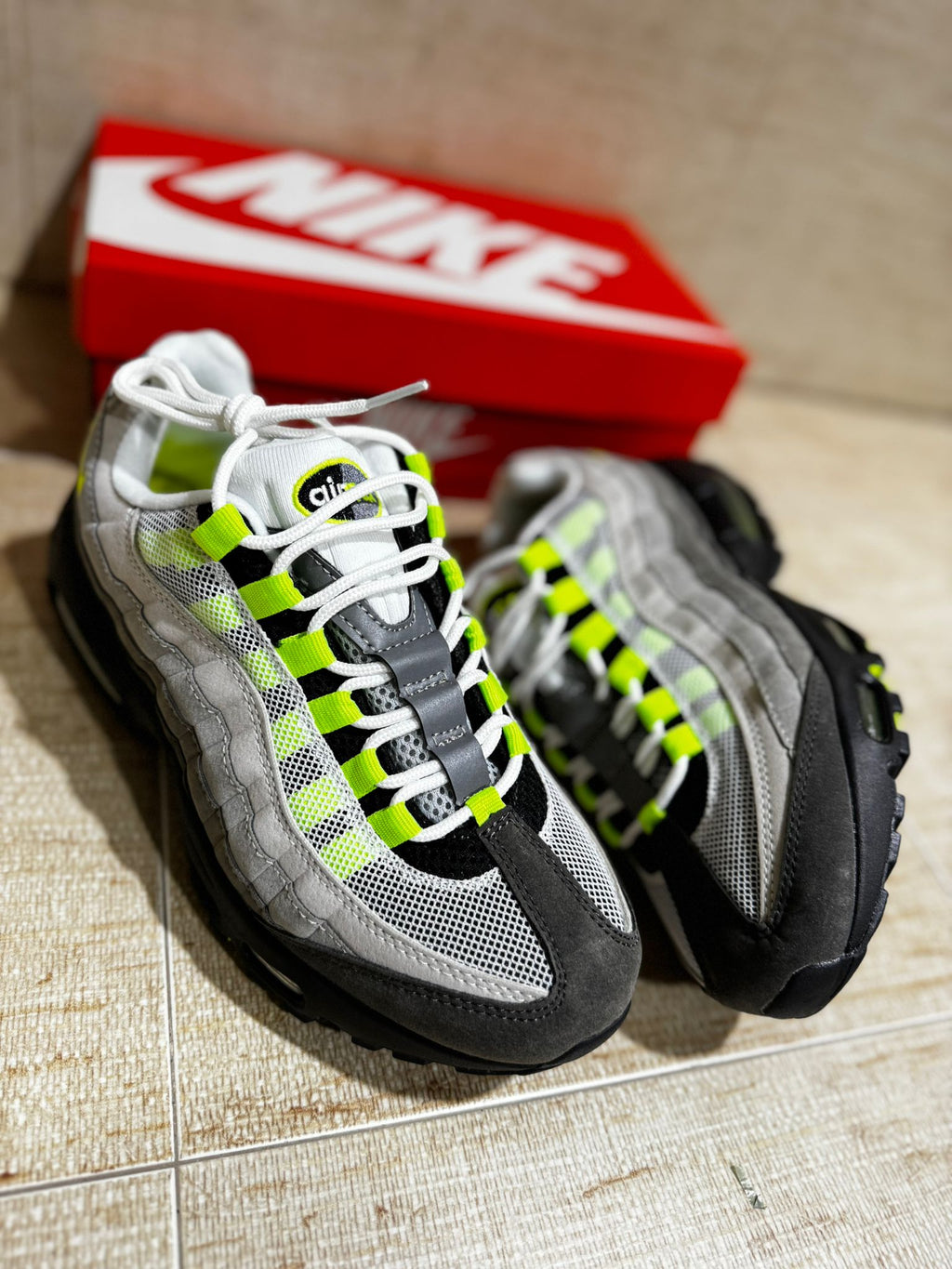 AM 95 x "Light Green"