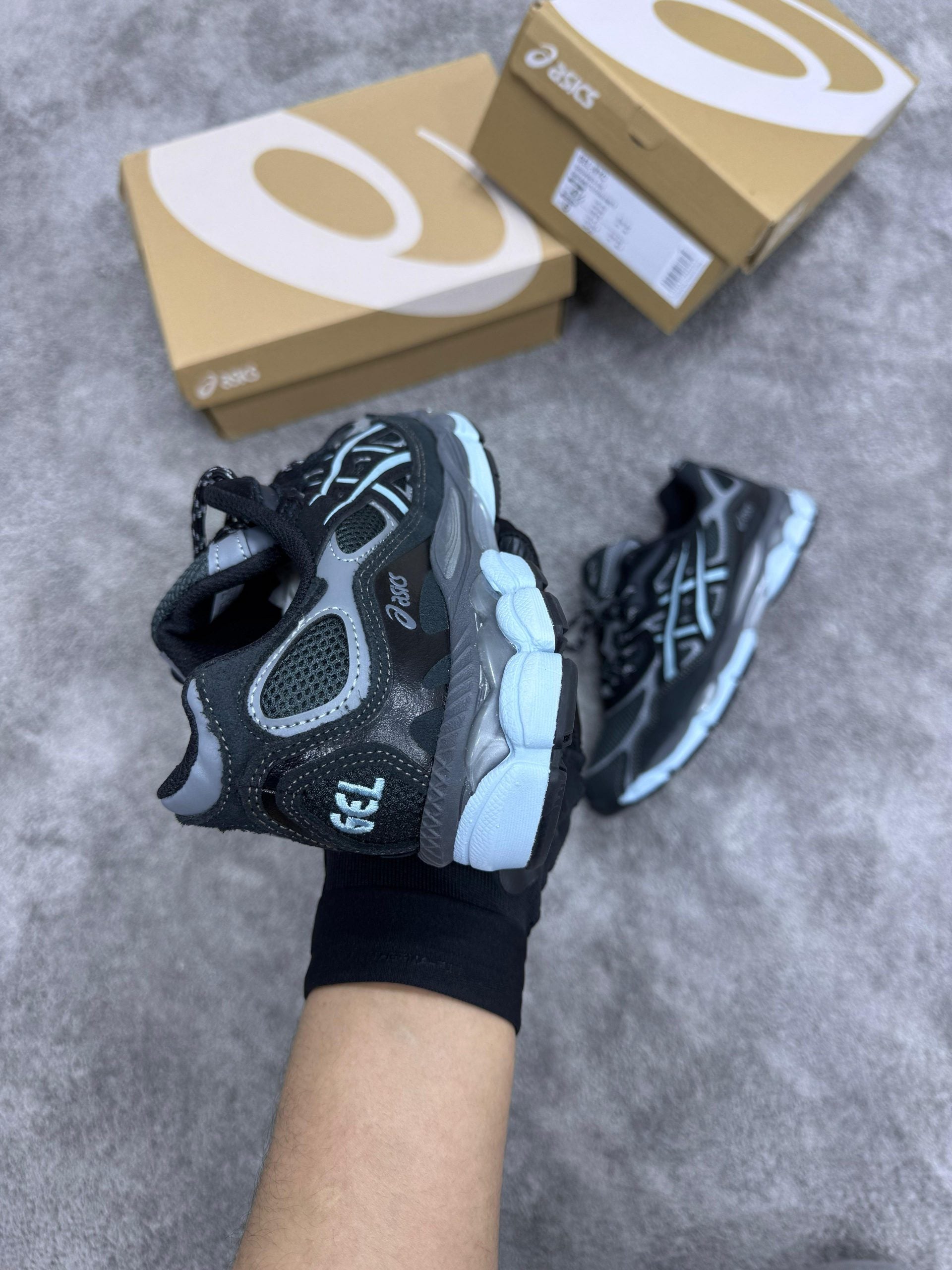 GEL NYC "Black Blue"