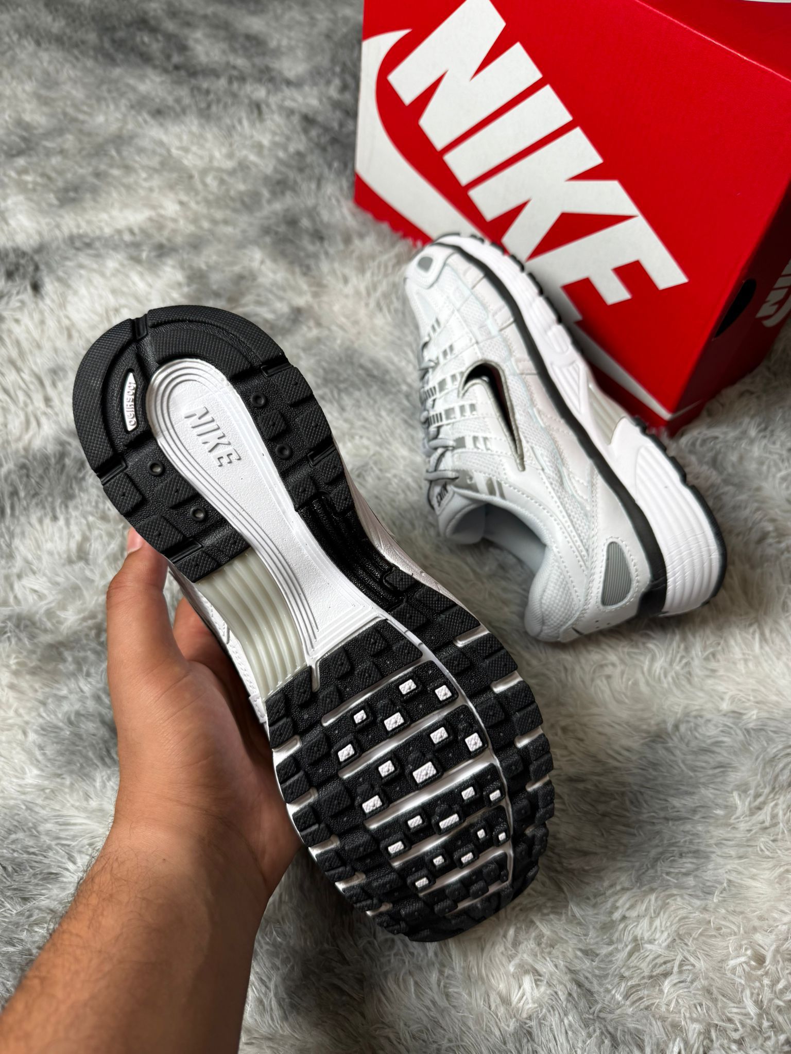 P-6000 "Black White"