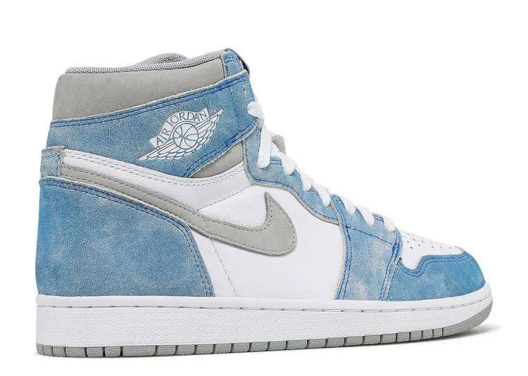 AIR JORDAN 1 HIGH ‘HYPER ROYAL’