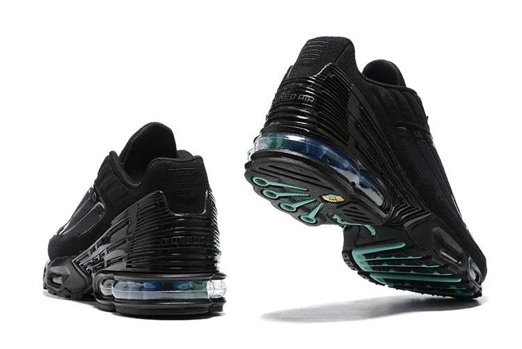 AIR MAX PLUS TN 3 ‘HALF RAINBOW’
