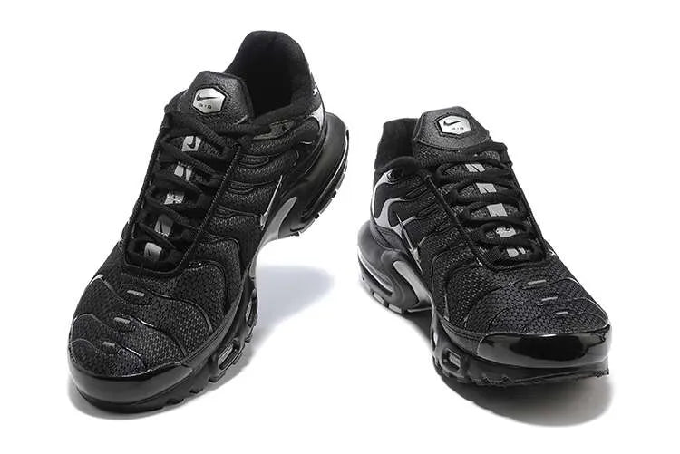AIR MAX PLUS TN ‘BLACK METALLIC SILVER’