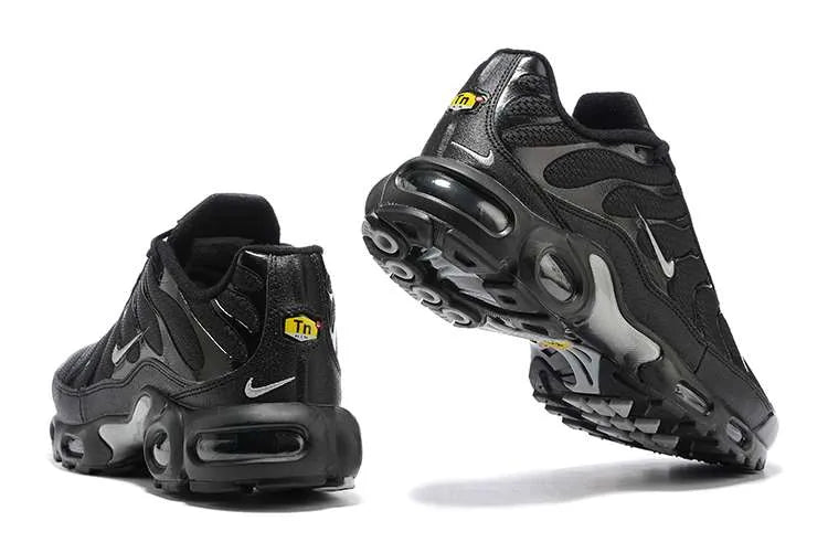 AIR MAX PLUS TN ‘BLACK METALLIC SILVER’