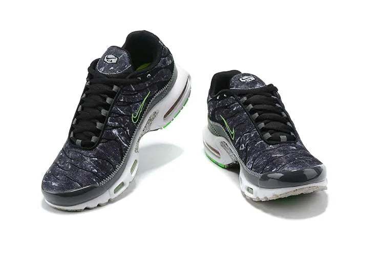 AIR MAX PLUS TN ‘CRATER’