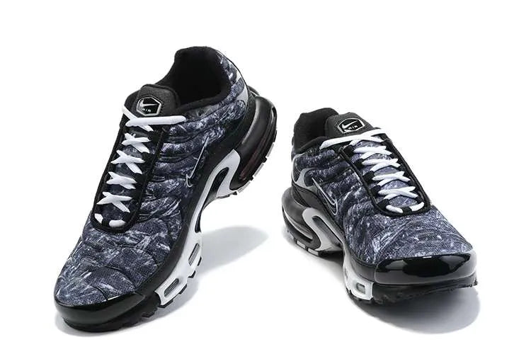 AIR MAX PLUS TN ‘DARK SMOKE GREY’