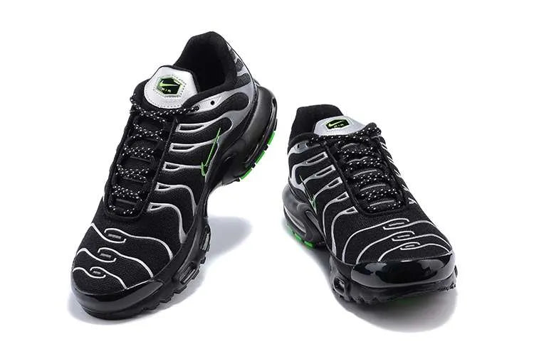 AIR MAX PLUS TN ‘METALLIC STRIKE’