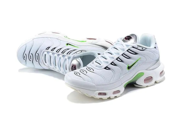 AIR MAX PLUS TN ‘NEON METALLIC SILVER’