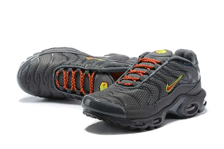 AIR MAX PLUS TN ‘TOGGLE LACING GREY’