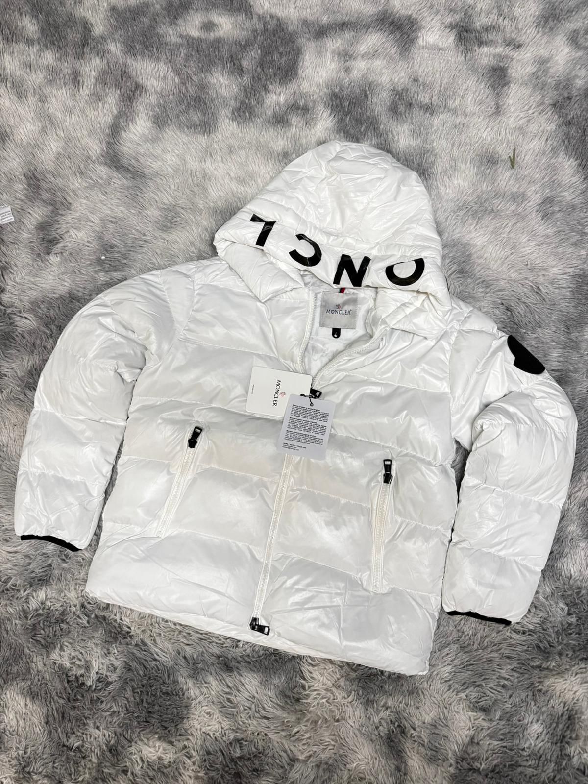 ABRIGO MNCLR "White"