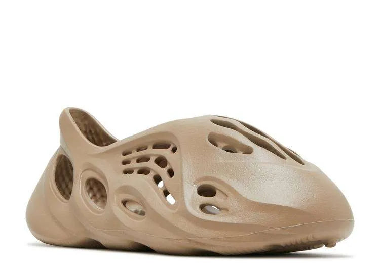 YEEZY FOAM RUNNER ‘MIST’