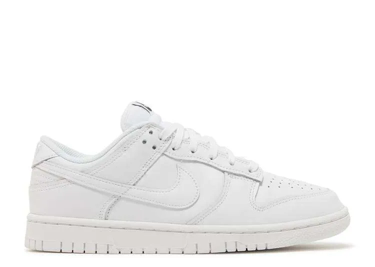 SB DUNK LOW 'TRIPLE WHITE'